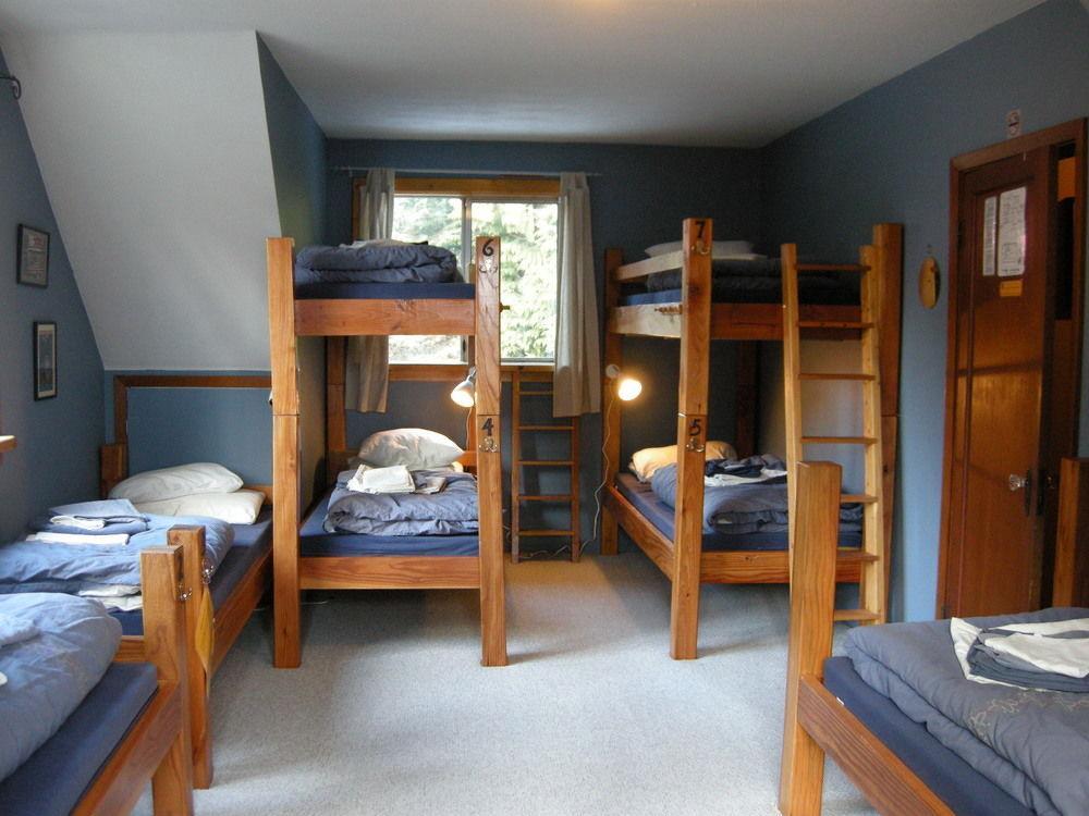 Up The Creek Backpacker'S Lodge Roberts Creek Eksteriør billede